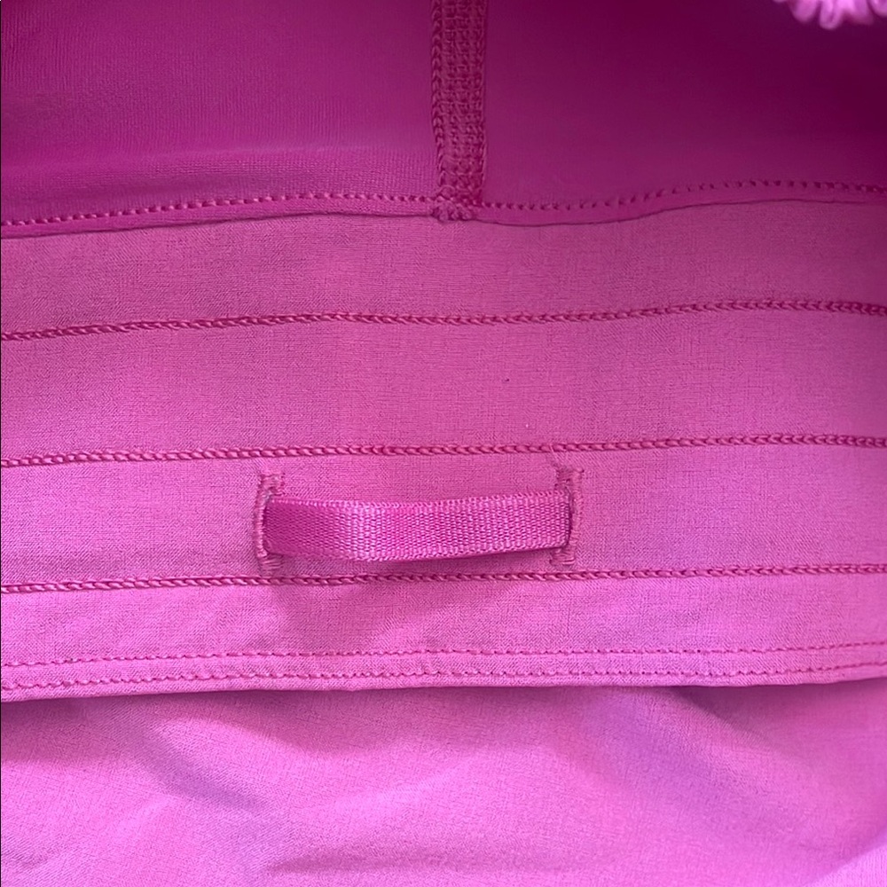 *LULULEMON 🍋* discontinued Hotty Hot Skort in Sonic Pink - Picture 5 of 6